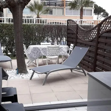 Cap D'agde - Estivales - Proche Naturiste - Terrasse - Wifi - Parking - Piscine - Clim Апартаменты Агд