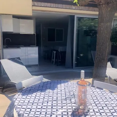 Апартаменты Cap D'agde - Estivales - Proche Naturiste - Terrasse - Wifi - Parking - Piscine - Clim *