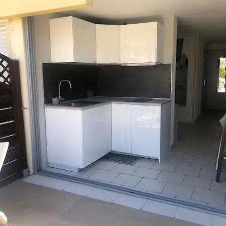 Apartment Cap D'agde - Estivales - Proche Naturiste - Terrasse - Wifi - Parking - Piscine - Clim