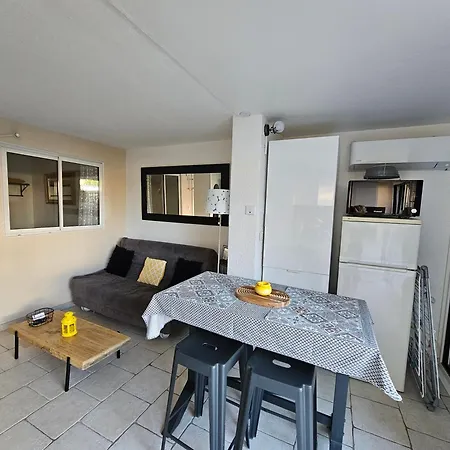 Cap D'agde - Estivales - Proche Naturiste - Terrasse - Wifi - Parking - Piscine - Clim 아파트 *