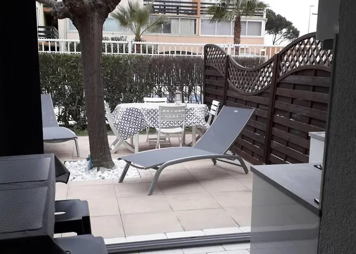 Cap D'agde - Estivales - Proche Naturiste - Terrasse - Wifi - Parking - Piscine - Clim شقة آجد