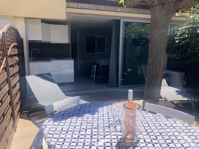 شقة Cap D'agde - Estivales - Proche Naturiste - Terrasse - Wifi - Parking - Piscine - Clim *