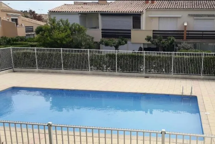 Cap D'agde - Estivales - Proche Naturiste - Terrasse - Wifi - Parking - Piscine - Clim شقة آجد