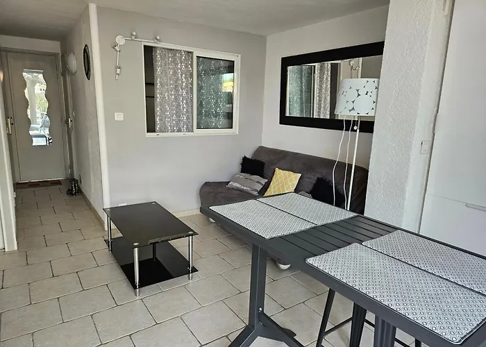 شقة Cap D'agde - Estivales - Proche Naturiste - Terrasse - Wifi - Parking - Piscine - Clim