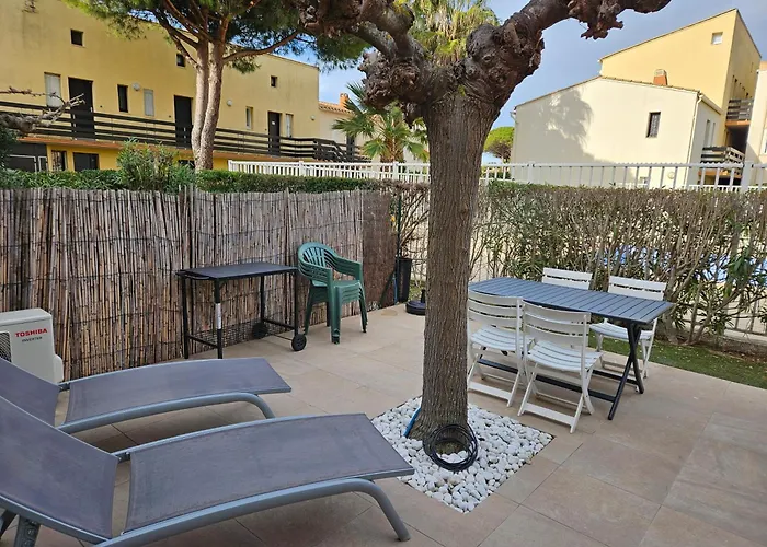 شقة Cap D'agde - Estivales - Proche Naturiste - Terrasse - Wifi - Parking - Piscine - Clim *